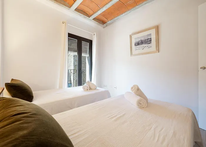 Hauzify I Apartaments Montblanc